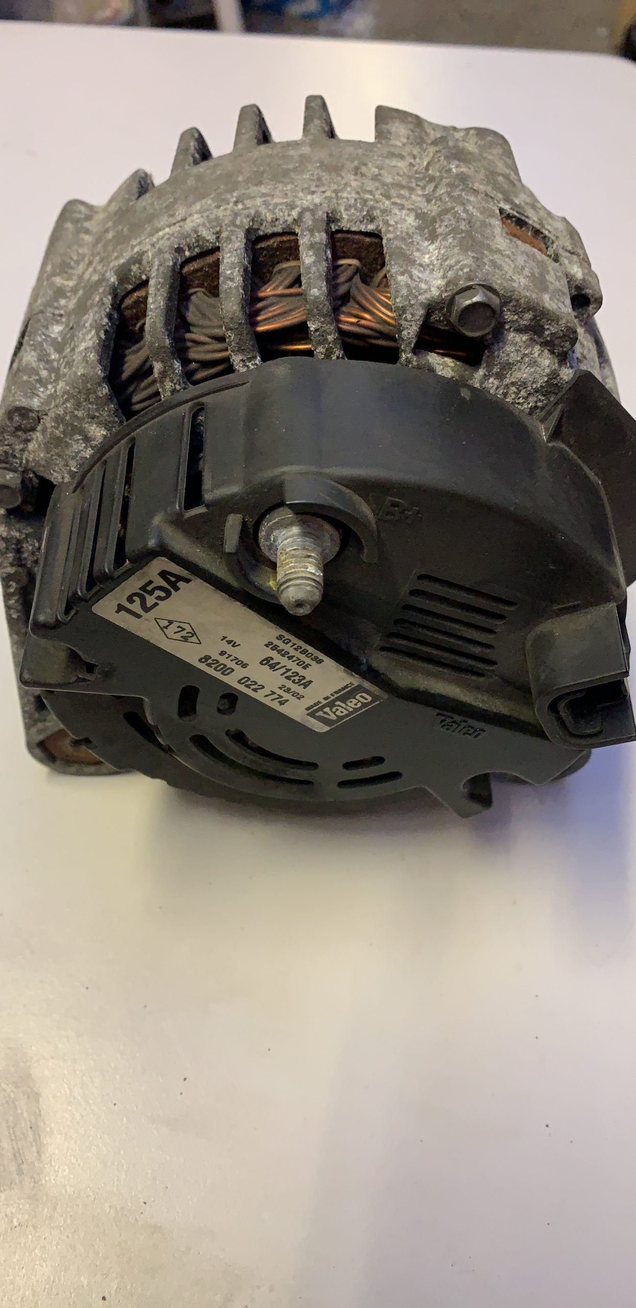 Alternator Dynamo lichtmaschine Valeo 8200022774 - Afbeelding 2