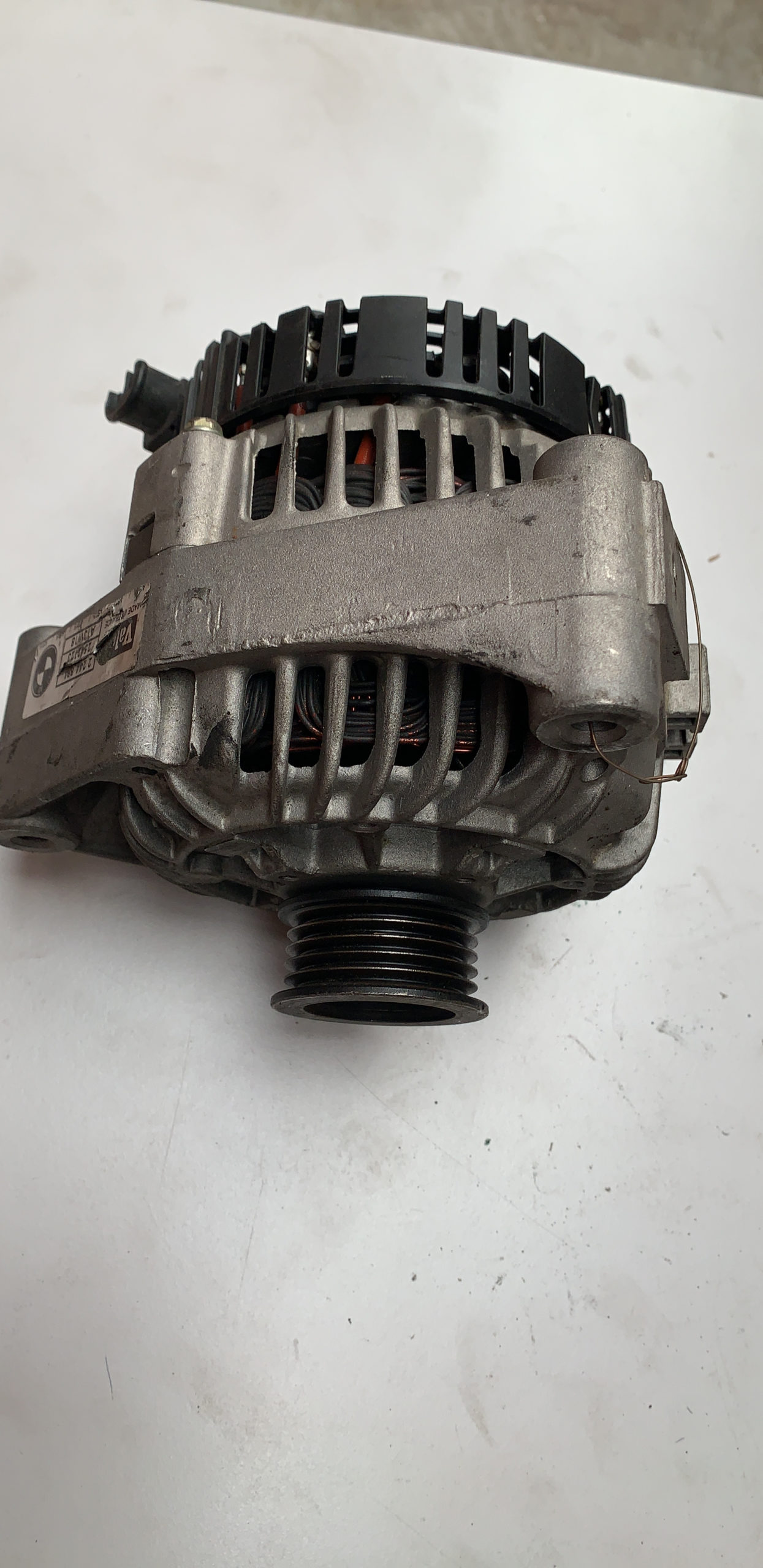 Alternator Dynamo lichtmaschine Valeo 2244884