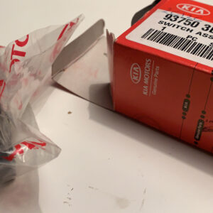 Switch assy - seat heater rh (b9)