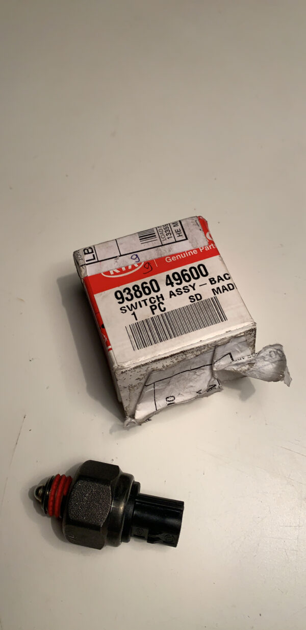 SWITCH ASSY-BACK UP LAMP (b9)