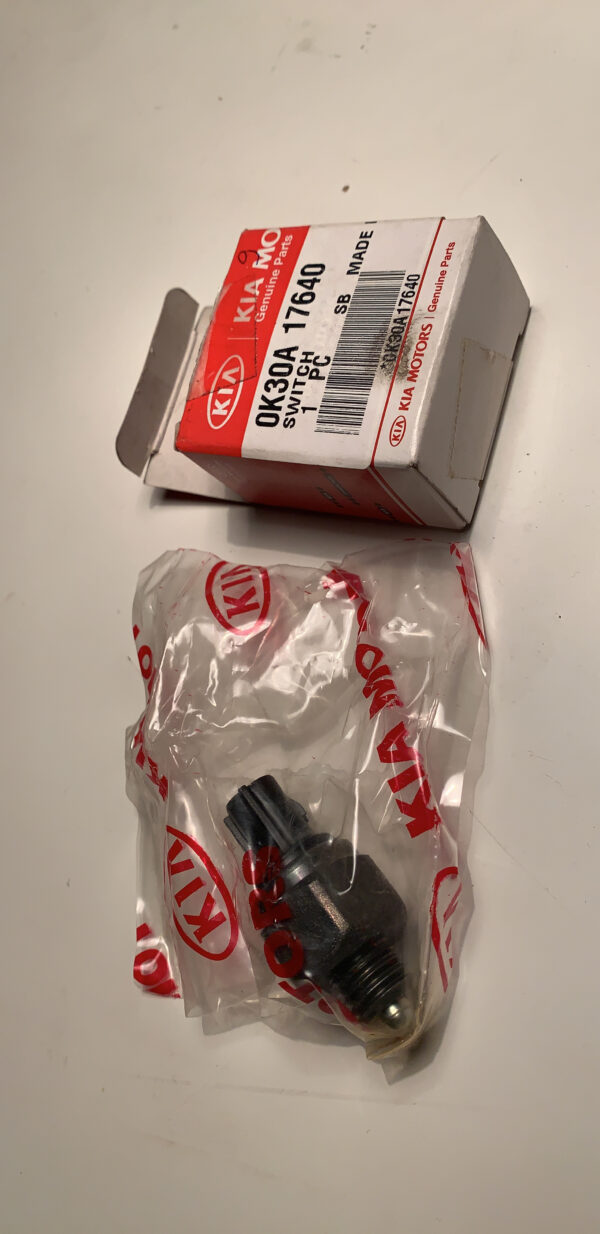 0K30A17640 - SWITCH (b9)